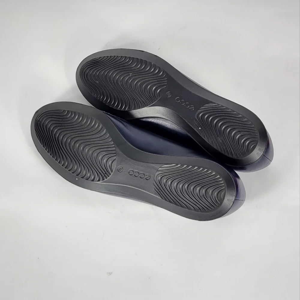 Ecco Women's Shimmering Navy Loafers #755 Size EU 40 (US 9-9.5)